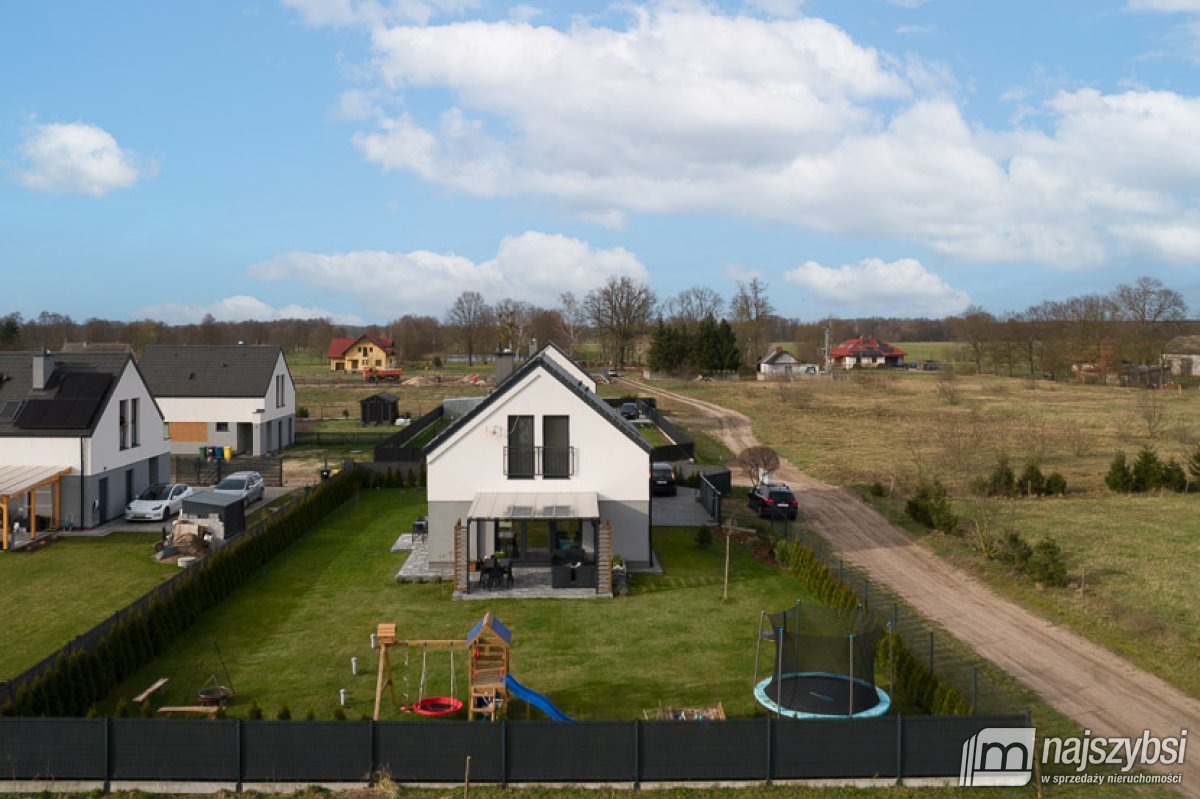 Krępsko- nowoczesny dom 108m2 z garażem, 800m2 dz. (24)