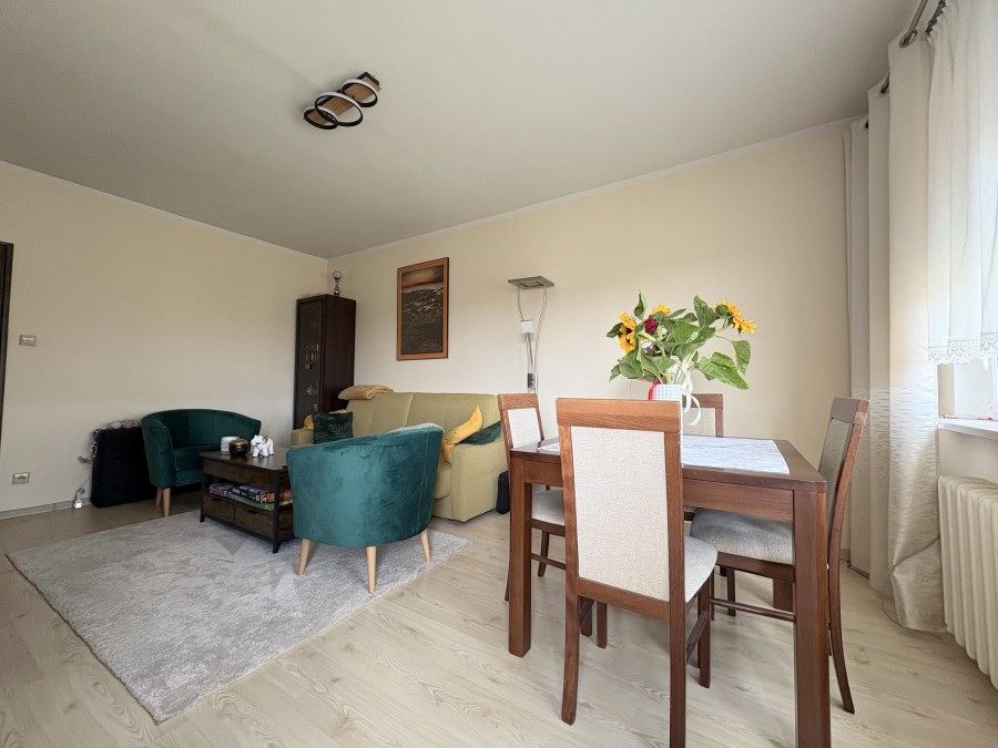 4 ŁADNE POKOJE OS.CHOPOINA DUŻY BALKON (2)