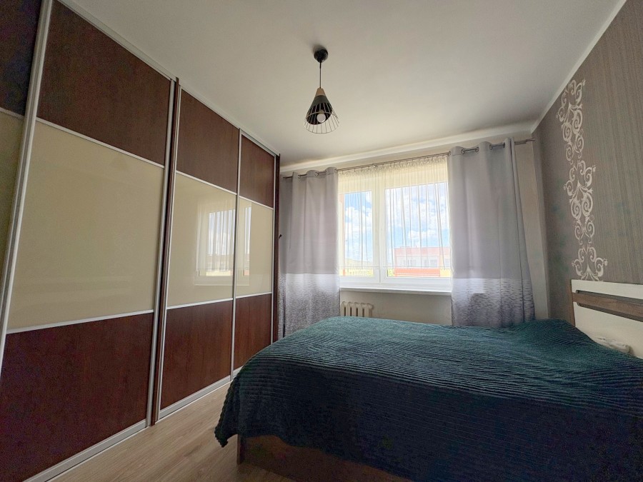 4 ŁADNE POKOJE OS.CHOPOINA DUŻY BALKON (4)
