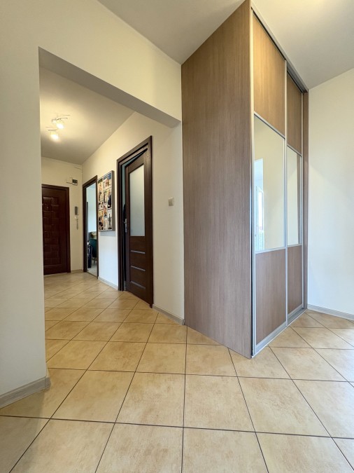4 ŁADNE POKOJE OS.CHOPOINA DUŻY BALKON (6)