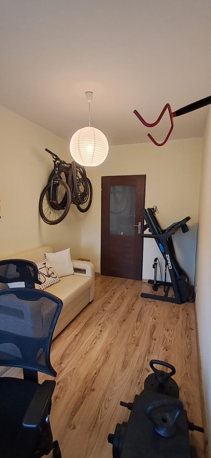 4 ŁADNE POKOJE OS.CHOPOINA DUŻY BALKON (7)