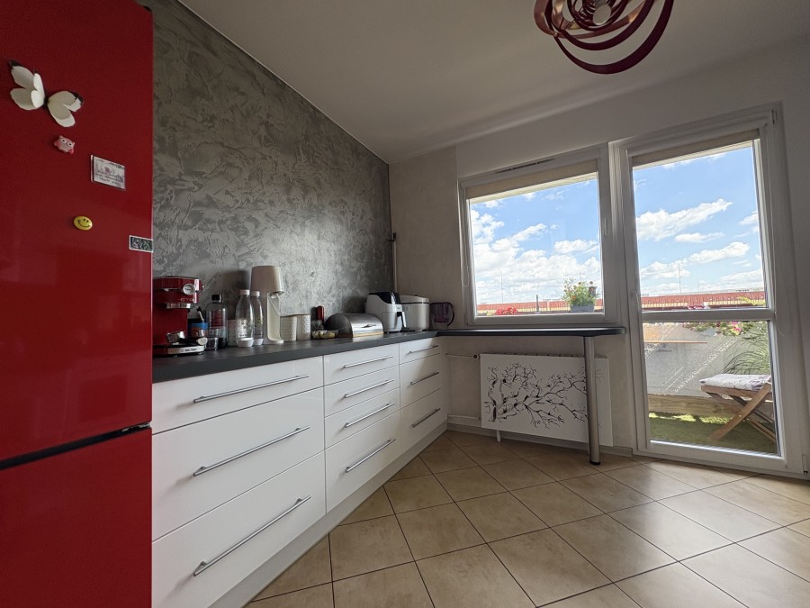 4 ŁADNE POKOJE OS.CHOPOINA DUŻY BALKON (10)
