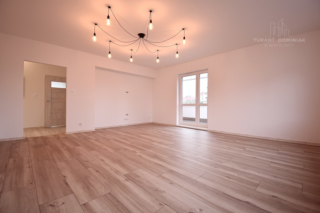 Trzypokojowe mieszkanie z garażem i balkonem (3)