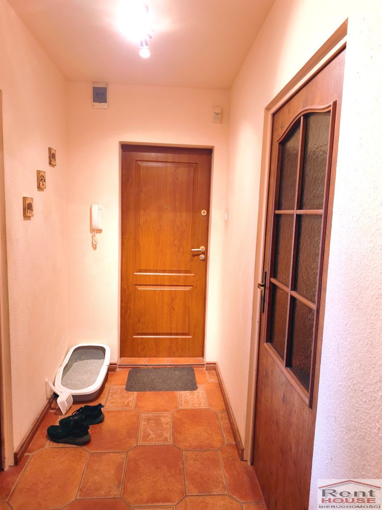 4 pokoje, balkon, piwnica (16)