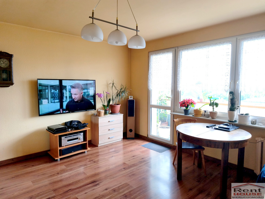 4 pokoje, balkon, piwnica (1)