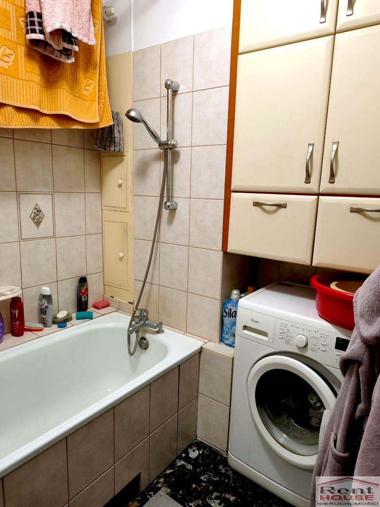 4 pokoje, balkon, piwnica (15)