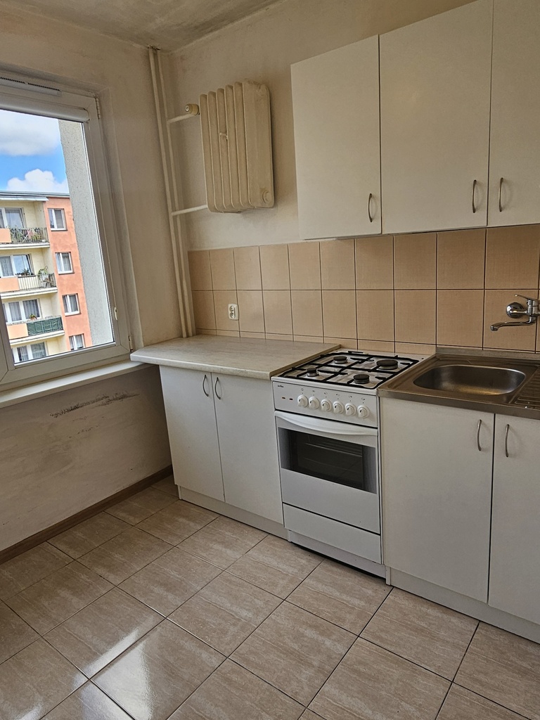 Kawalerka  w centrum miasta 3piętro ,balkon (4)