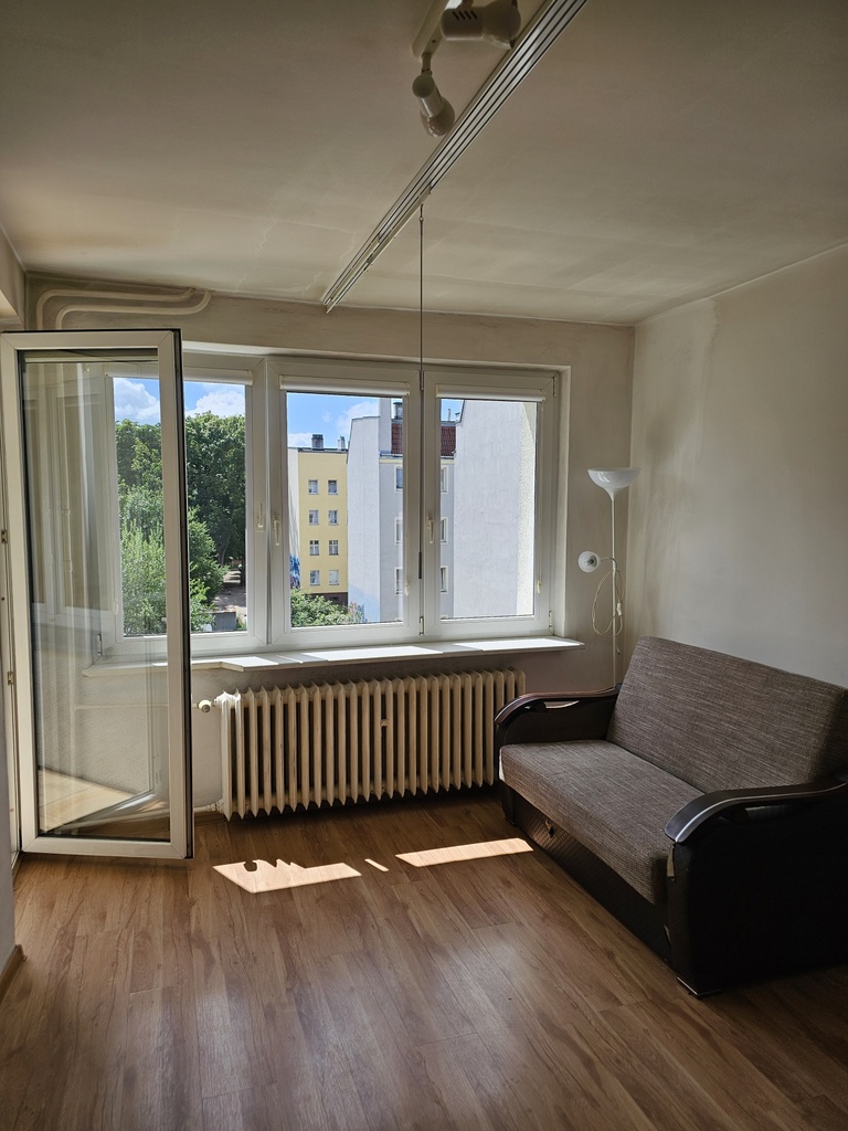 Kawalerka  w centrum miasta 3piętro ,balkon (5)