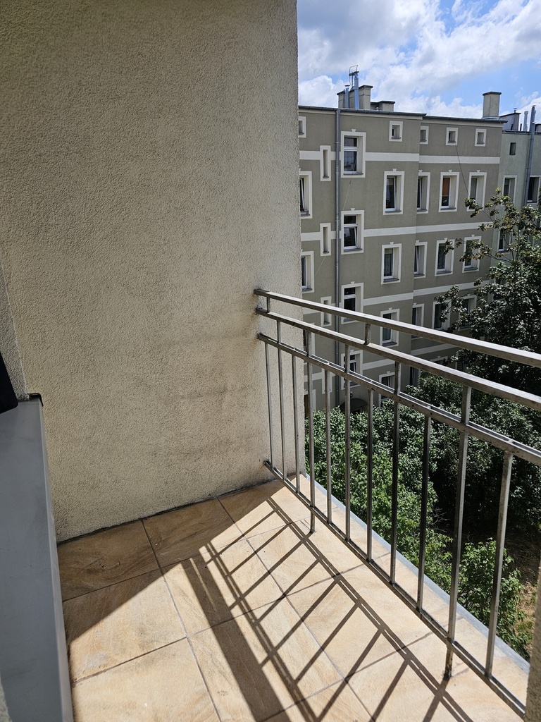 Kawalerka  w centrum miasta 3piętro ,balkon (8)