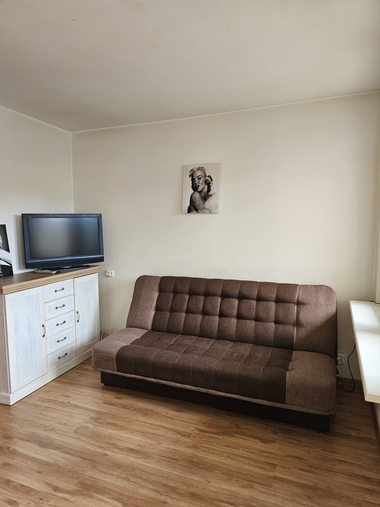 Kawalerka  w centrum miasta 3piętro ,balkon (1)