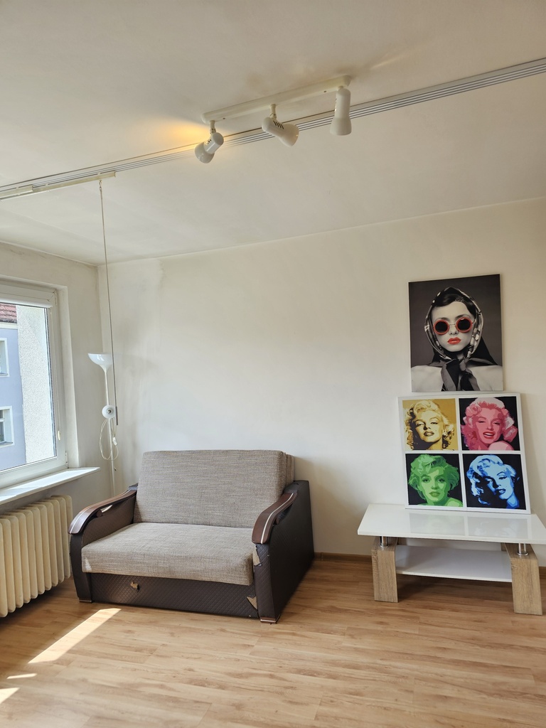 Kawalerka  w centrum miasta 3piętro ,balkon (3)