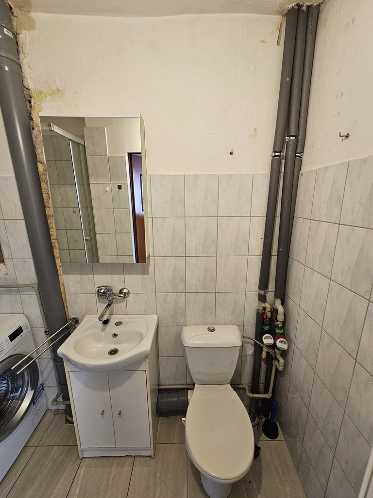 Kawalerka  w centrum miasta 3piętro ,balkon (7)