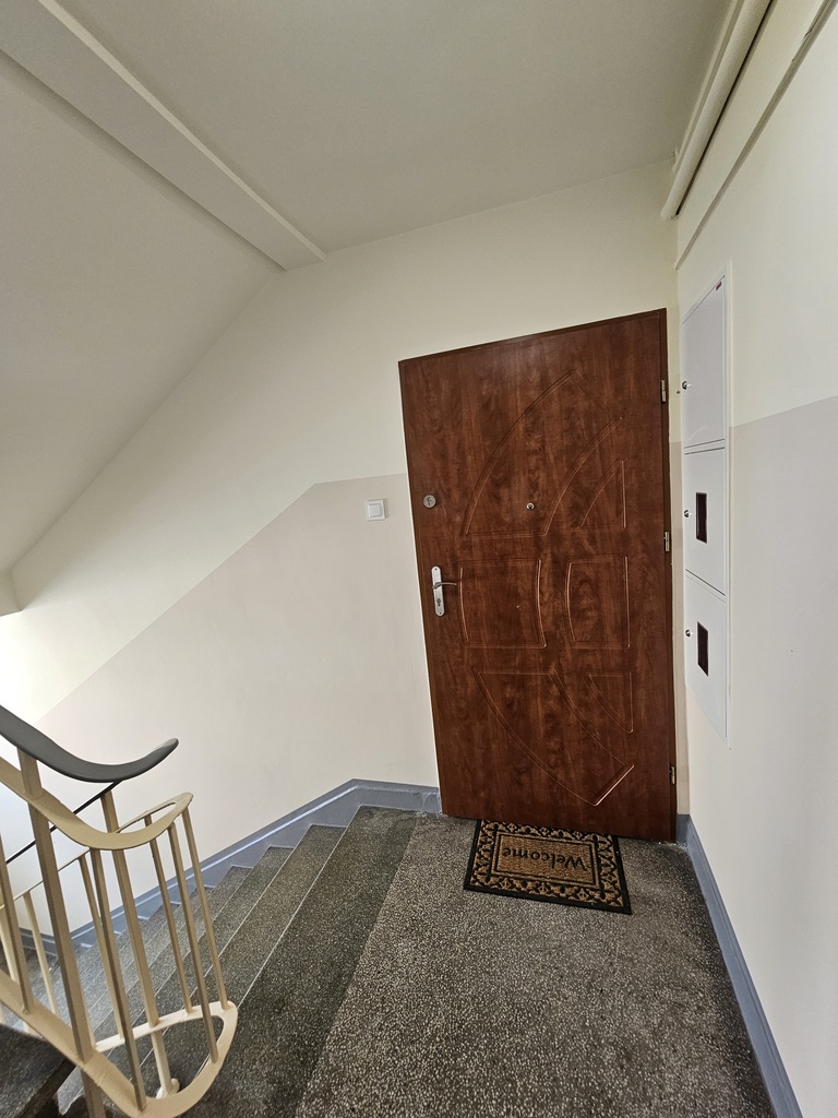 Kawalerka  w centrum miasta 3piętro ,balkon (9)