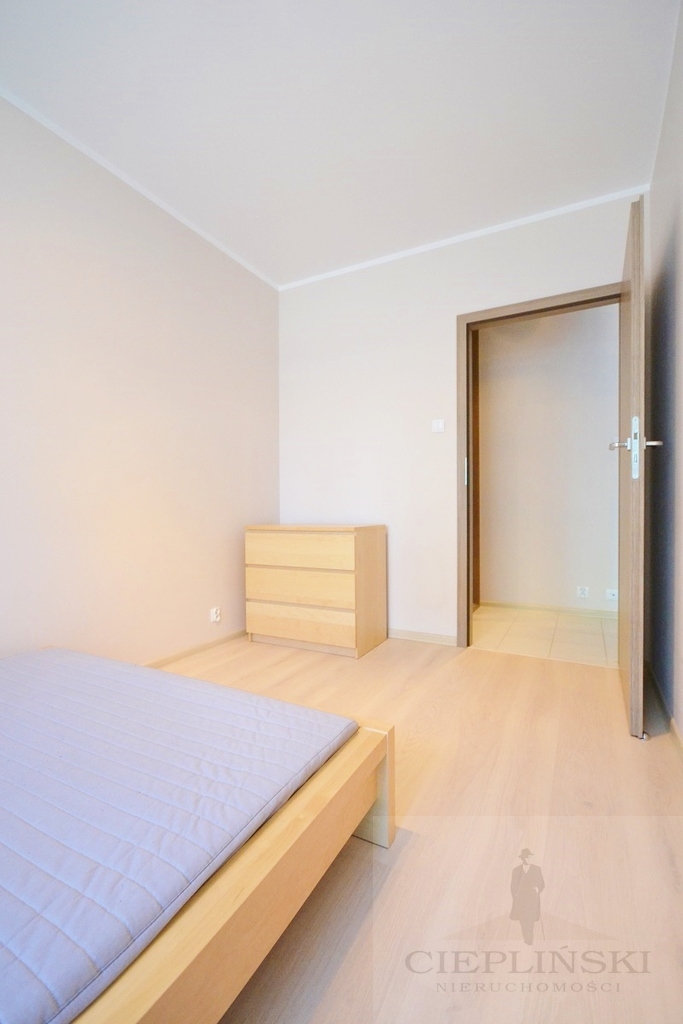 Nowocześnie urządzone dwa pokoje z balkonem (5)
