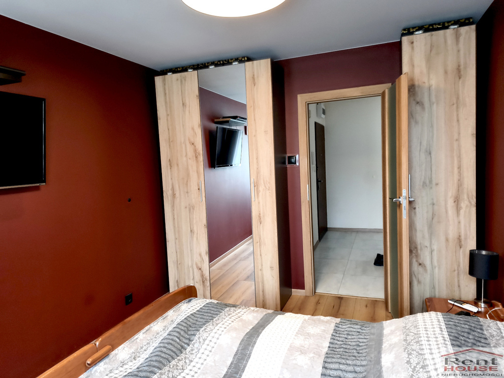 Przestronne 2 pokoje, balkon, garaż (7)
