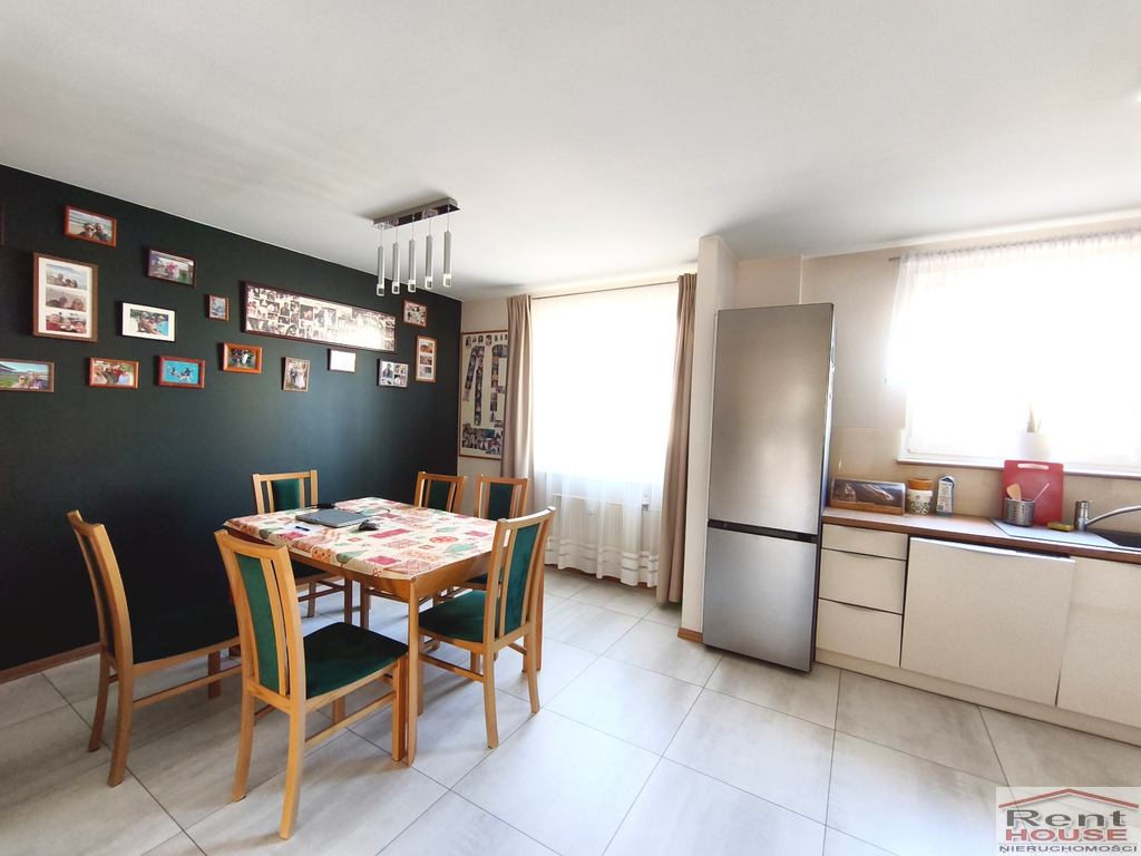 Przestronne 2 pokoje, balkon, garaż (11)