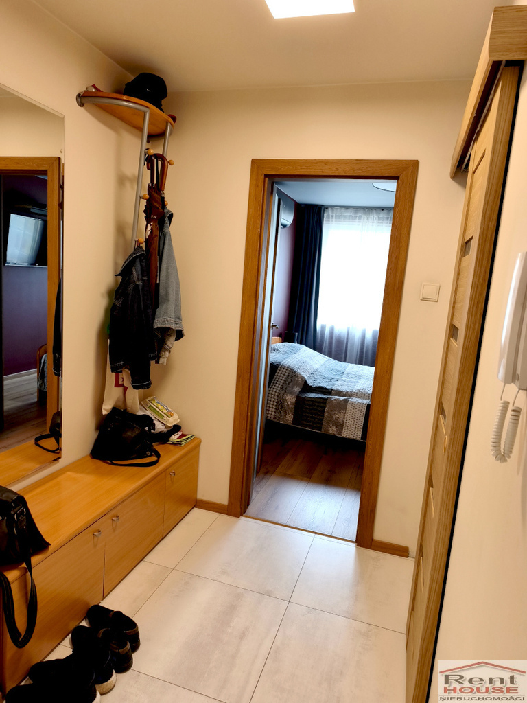 Przestronne 2 pokoje, balkon, garaż (8)