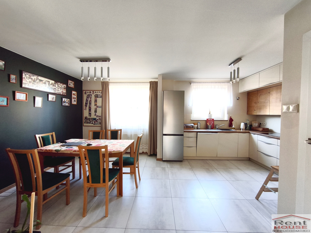 Przestronne 2 pokoje, balkon, garaż (12)