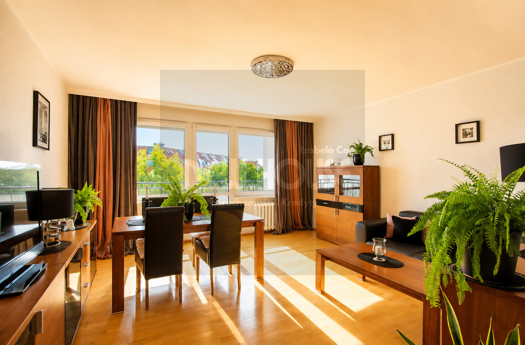 Wysoki standard, dobry rozkład! Balkon, piwnica (1)