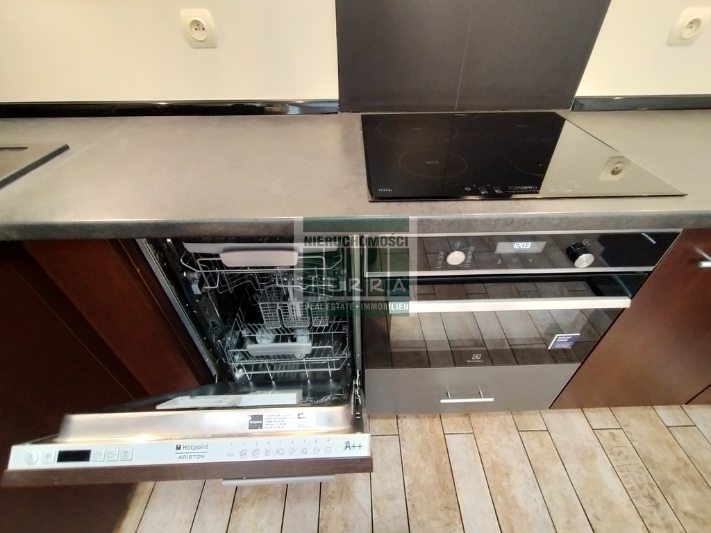 APARTAMENT + MIEJSCE POSTOJOWE W GARAŻU (12)