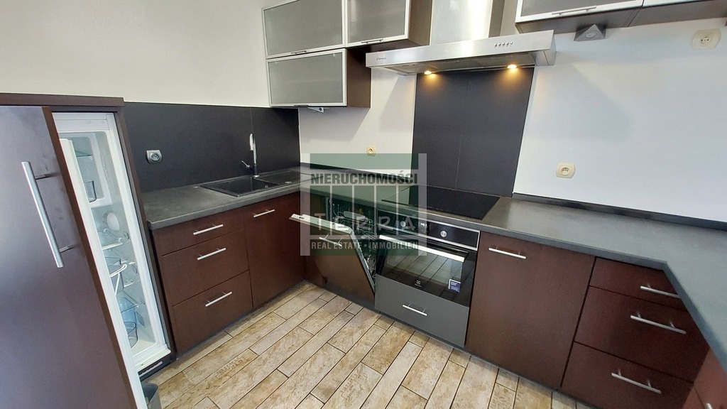 APARTAMENT + MIEJSCE POSTOJOWE W GARAŻU (15)