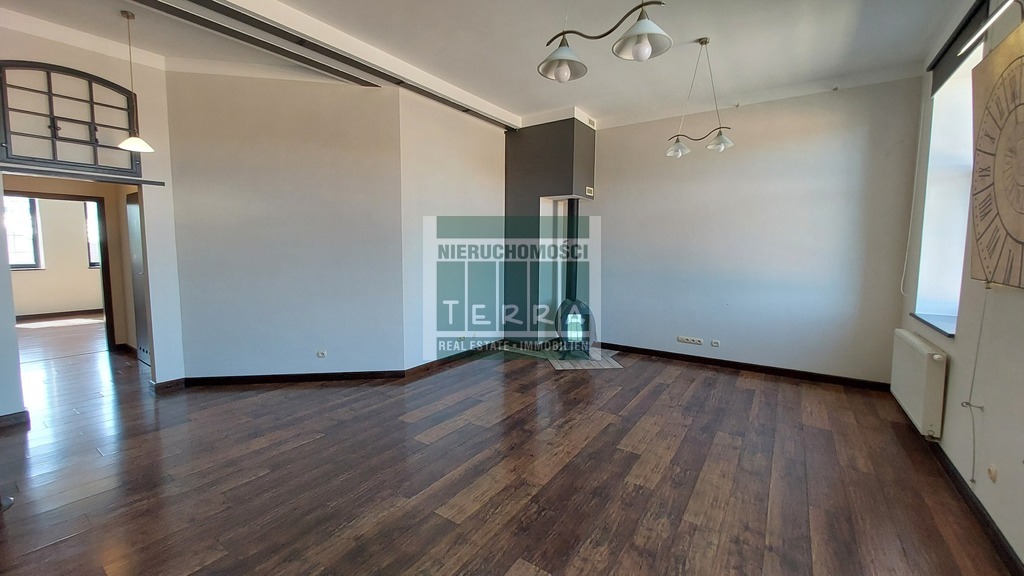 APARTAMENT + MIEJSCE POSTOJOWE W GARAŻU (18)