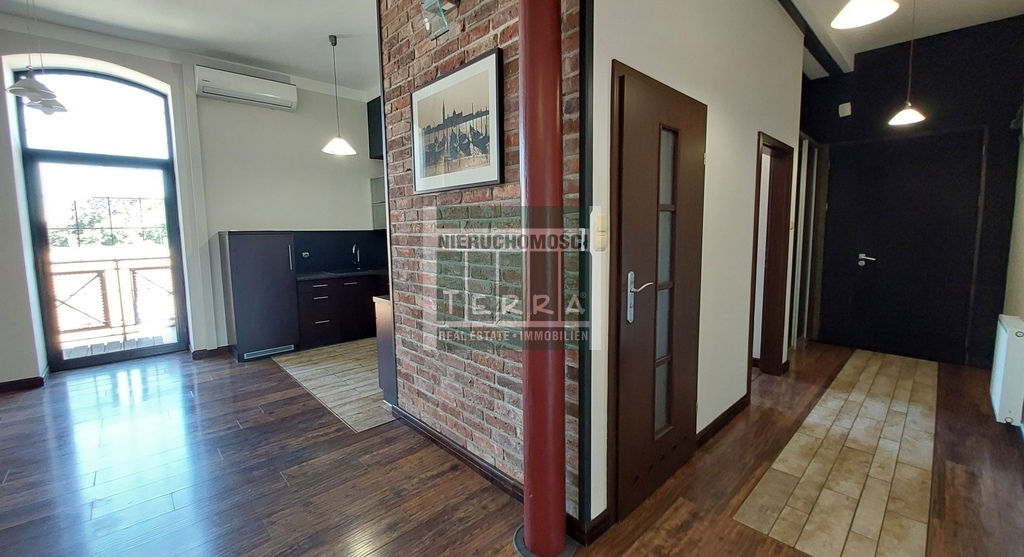 APARTAMENT + MIEJSCE POSTOJOWE W GARAŻU (2)