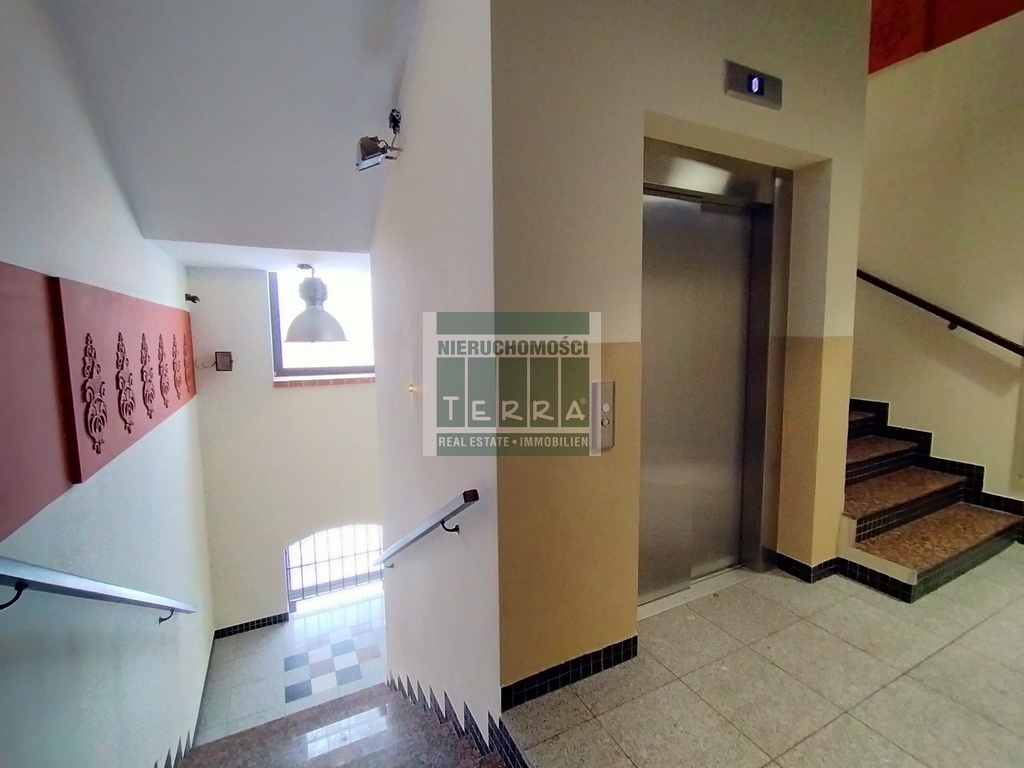 APARTAMENT + MIEJSCE POSTOJOWE W GARAŻU (20)