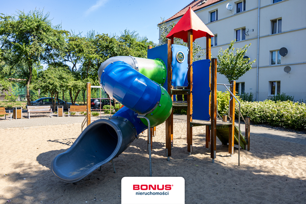 4 pokoje i 2 łazienki, super miejscówka (13)