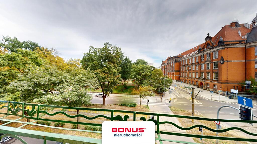 Centrum, 112,47m 3 pokojowe mieszkanie w kamienicy (2)