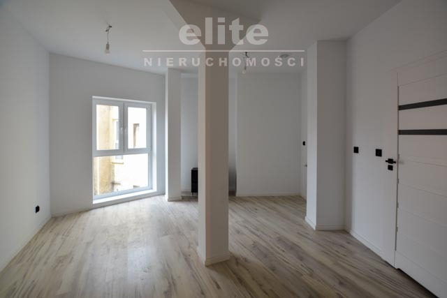 Nowe 2 pokoje, adaptacja poddasza, Aleja Fontann, (5)
