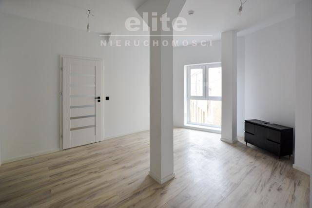 Nowe 2 pokoje, adaptacja poddasza, Aleja Fontann, (1)