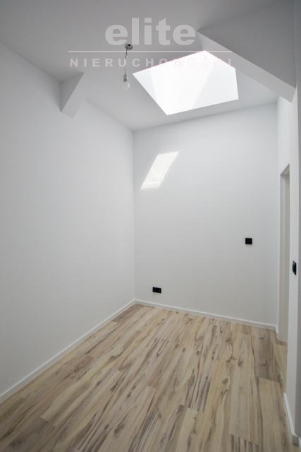 Nowe 2 pokoje, adaptacja poddasza, Aleja Fontann, (6)