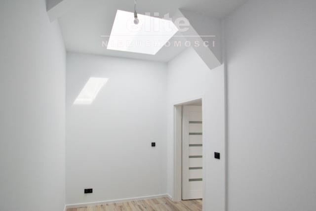 Nowe 2 pokoje, adaptacja poddasza, Aleja Fontann, (7)