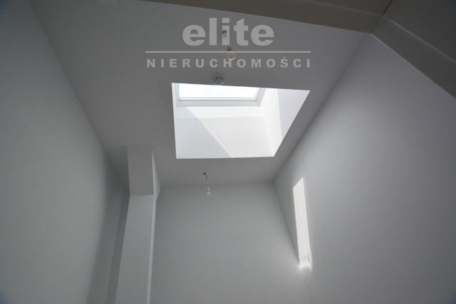 Nowe 2 pokoje, adaptacja poddasza, Aleja Fontann, (7)
