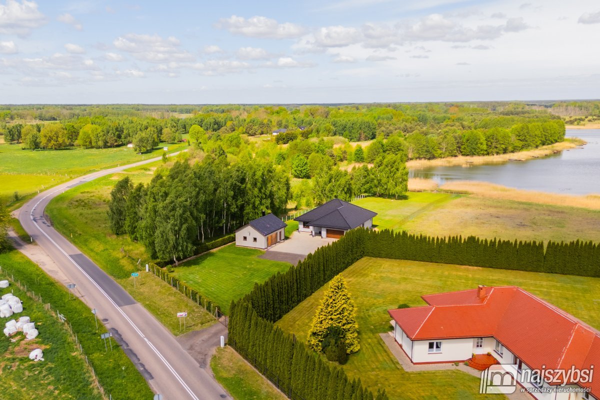 Karsk-Dom parterowy nad jeziorem (1)