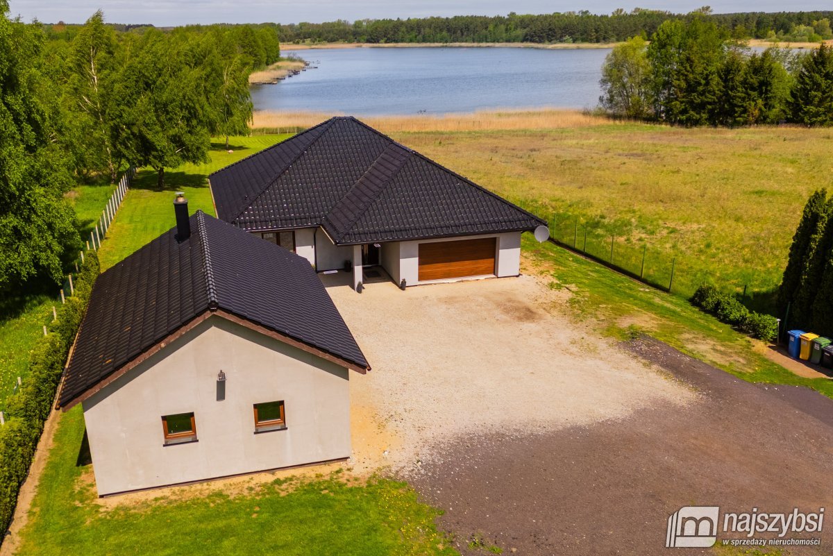 Karsk-Dom parterowy nad jeziorem (3)