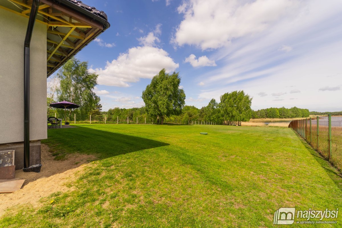 Karsk-Dom parterowy nad jeziorem (36)