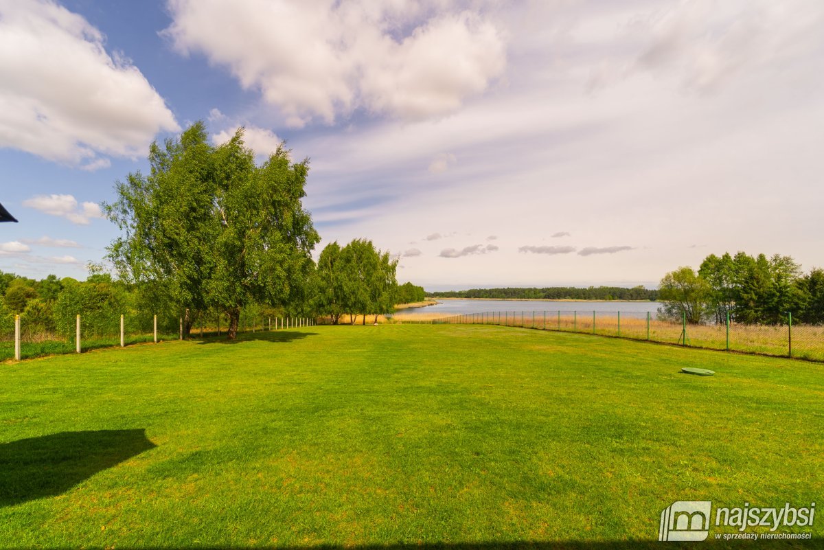 Karsk-Dom parterowy nad jeziorem (5)