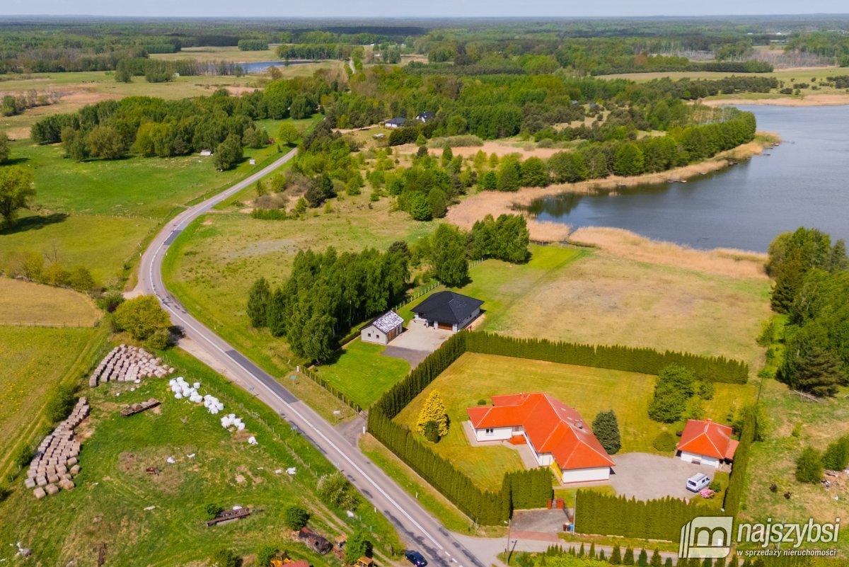 Karsk-Dom parterowy nad jeziorem (8)