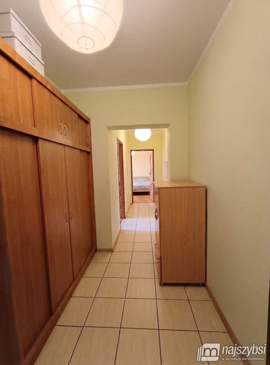STARGARD - Blok ogrodzony z parkingiem, 3 pokoje (10)