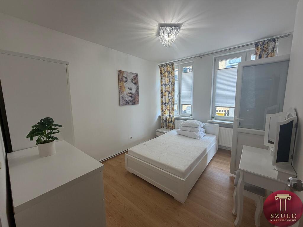 Mieszkanie 3 pokojowe z dużym ogródkiem w centrum. (3)