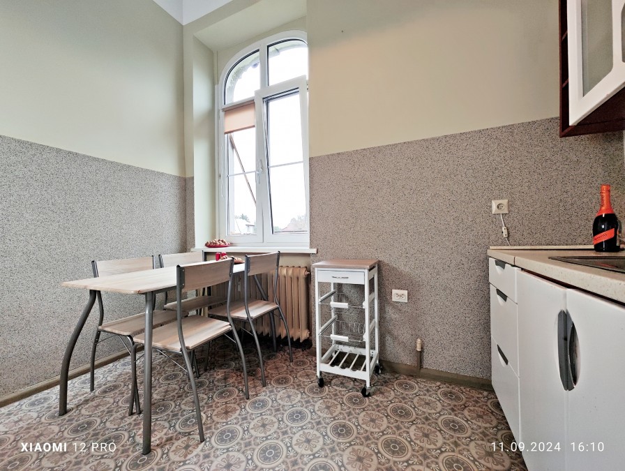 Piękna kamienica, świetna lokalizacja, dwa balkony (6)