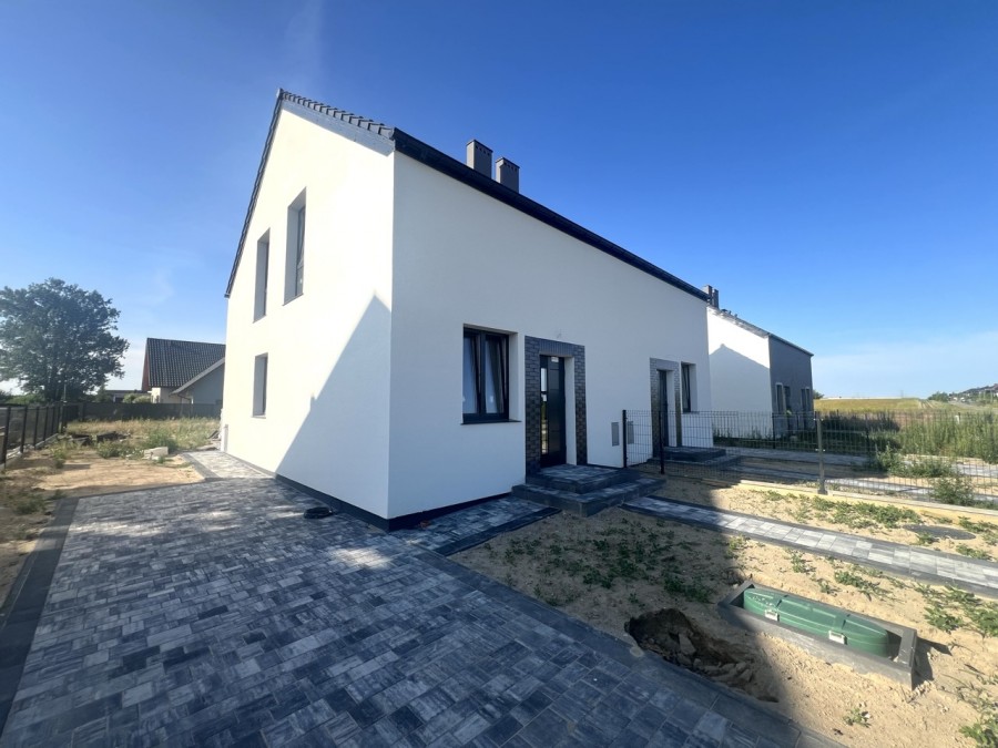 Nowoczesny bliźniak - Grzędzice  88 m2  425 m2 działki (6)