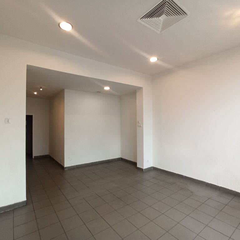Handlowo - usługowy, witryna, parter, 38 m2 (3)