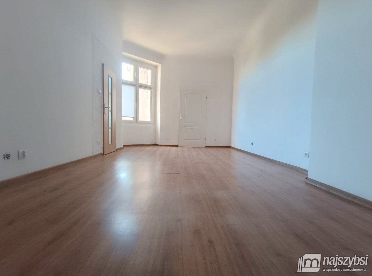 STARGARD - mieszkanie 140,1m2 w centrum! 5 pokoi   (12)