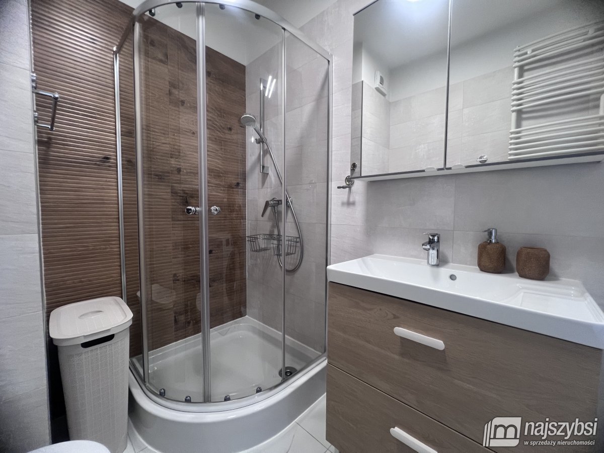 KOŁOBRZEG-APARTAMENT Z MIEJSCEM W HALI GARAŻOWEJ (13)