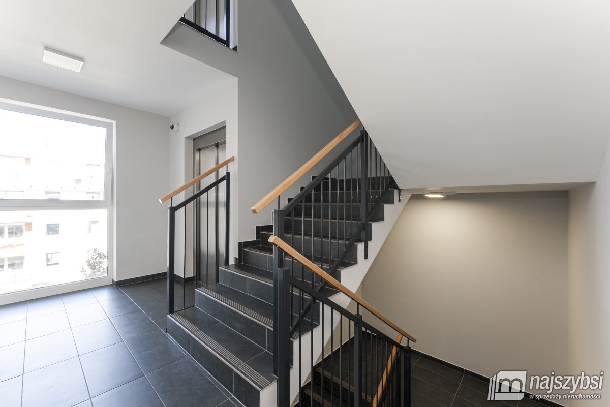 KOŁOBRZEG-APARTAMENT Z MIEJSCEM W HALI GARAŻOWEJ (19)