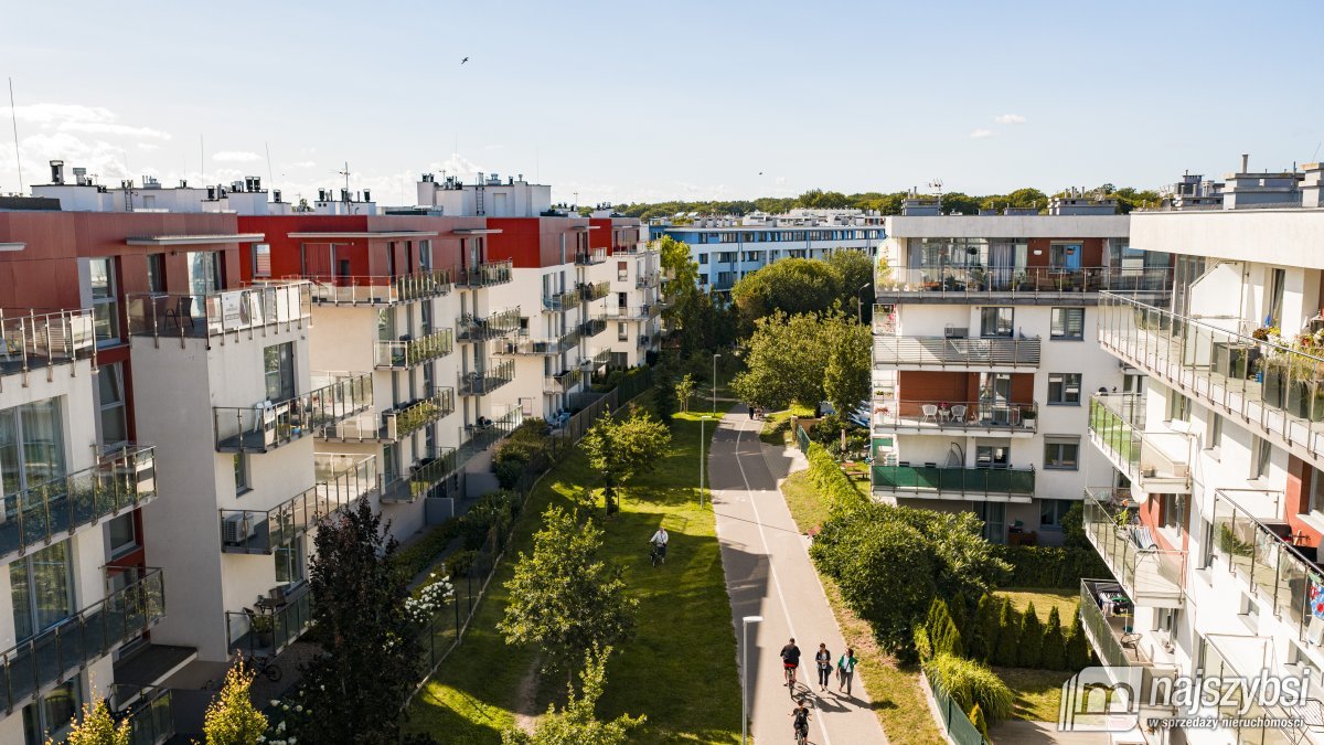 KOŁOBRZEG-APARTAMENT Z MIEJSCEM W HALI GARAŻOWEJ (21)