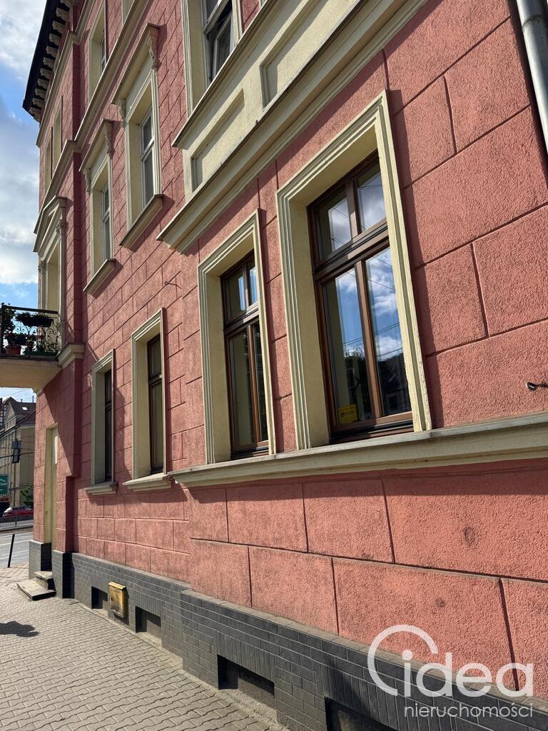 Centrum, 3 pokoje, 75m2, parter, bezpłatny parking, 2 osobne wejścia. (10)